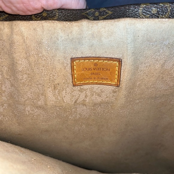 Louis Vuitton - Picture 11 of 16